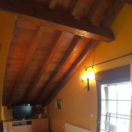 Daire Carmen De Castro *