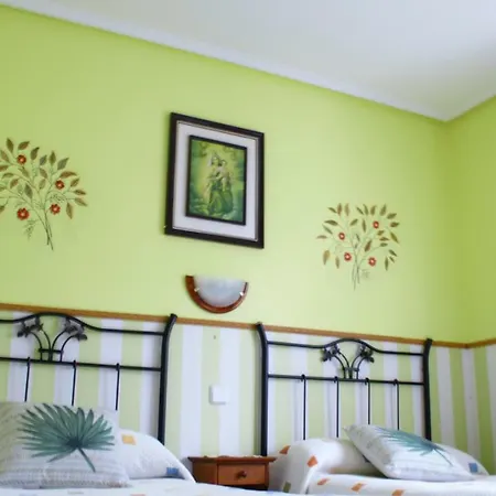 Carmen De Castro * Comillas